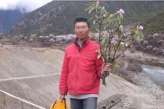千万富翁破产卖冰粉 “人走茶凉”后依旧怀揣梦想