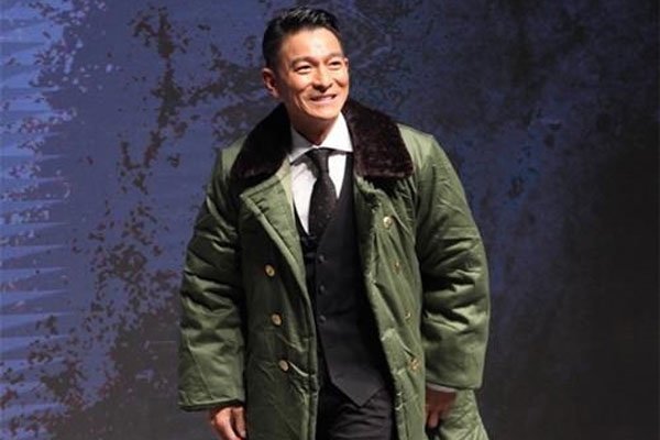 刘德华东北事件 谁冒险把他给保出来不然没现在的刘天王