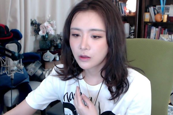 陈一发为什么封禁 她说错了什么话导致直播生涯全毁了