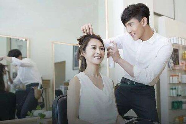托尼老师是什么意思 凡是被称为托尼老师的都是时尚达人哦