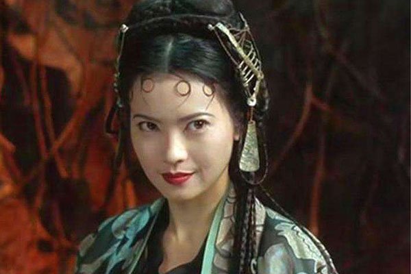 蓝洁瑛与曾志伟有什么关系 逼死蓝洁瑛的人究竟是谁
