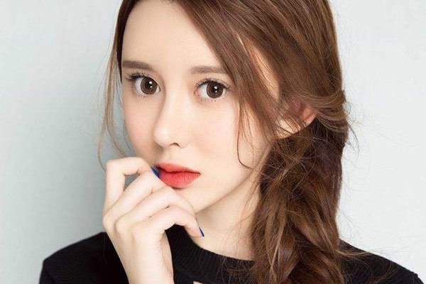 吴亦凡小G娜全部聊天记录 逃到澳大利亚躲避媒体追踪