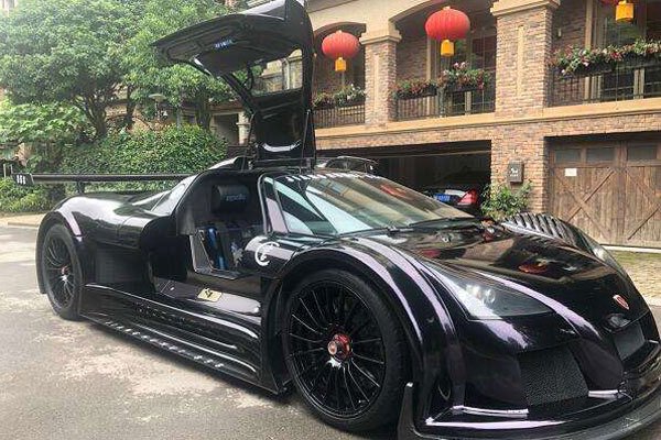 快手林言阿波罗太阳神怎么来的 “千万“”计量单位的“宝座”抢眼