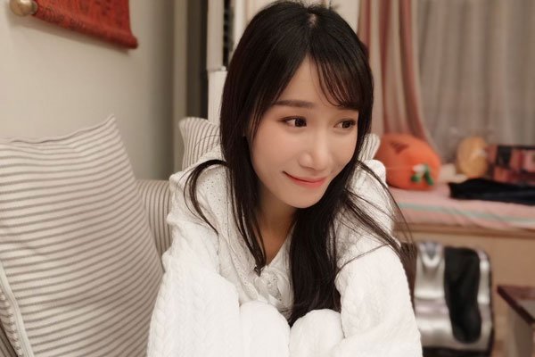 小缘喵事件+真人照片 靠什么走红网传黑历史真的假的