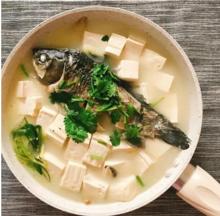 鲫鱼汤怎么炖好喝又营养