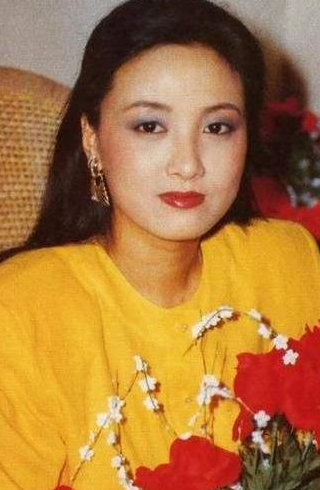 邓婕前夫叫什么名字