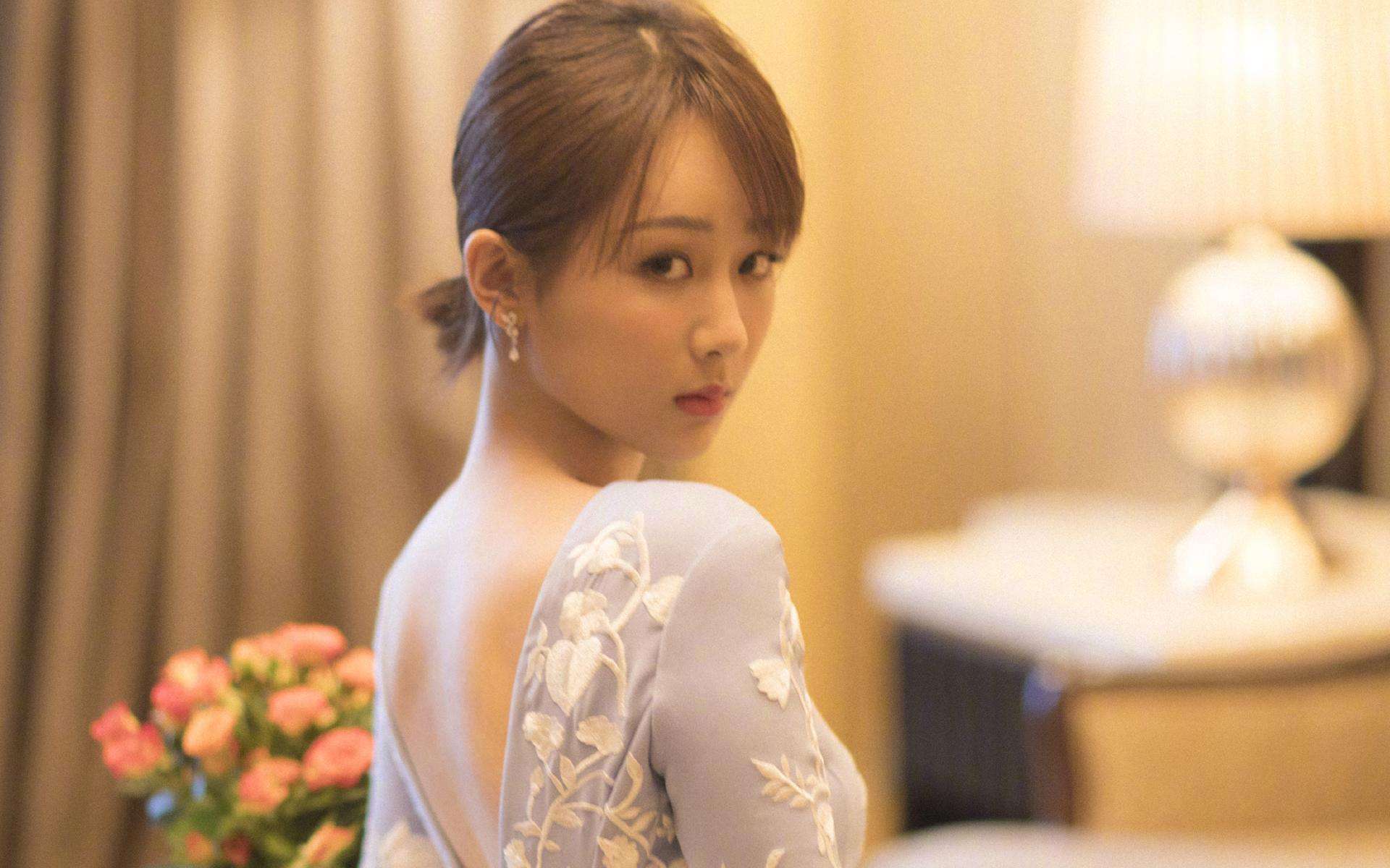 杨紫个人资料和老公结婚照片,杨紫的两段恋情为什么和贺鹏分手?