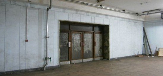 除了空无一人，和一号线其他站看起来没有明显不同