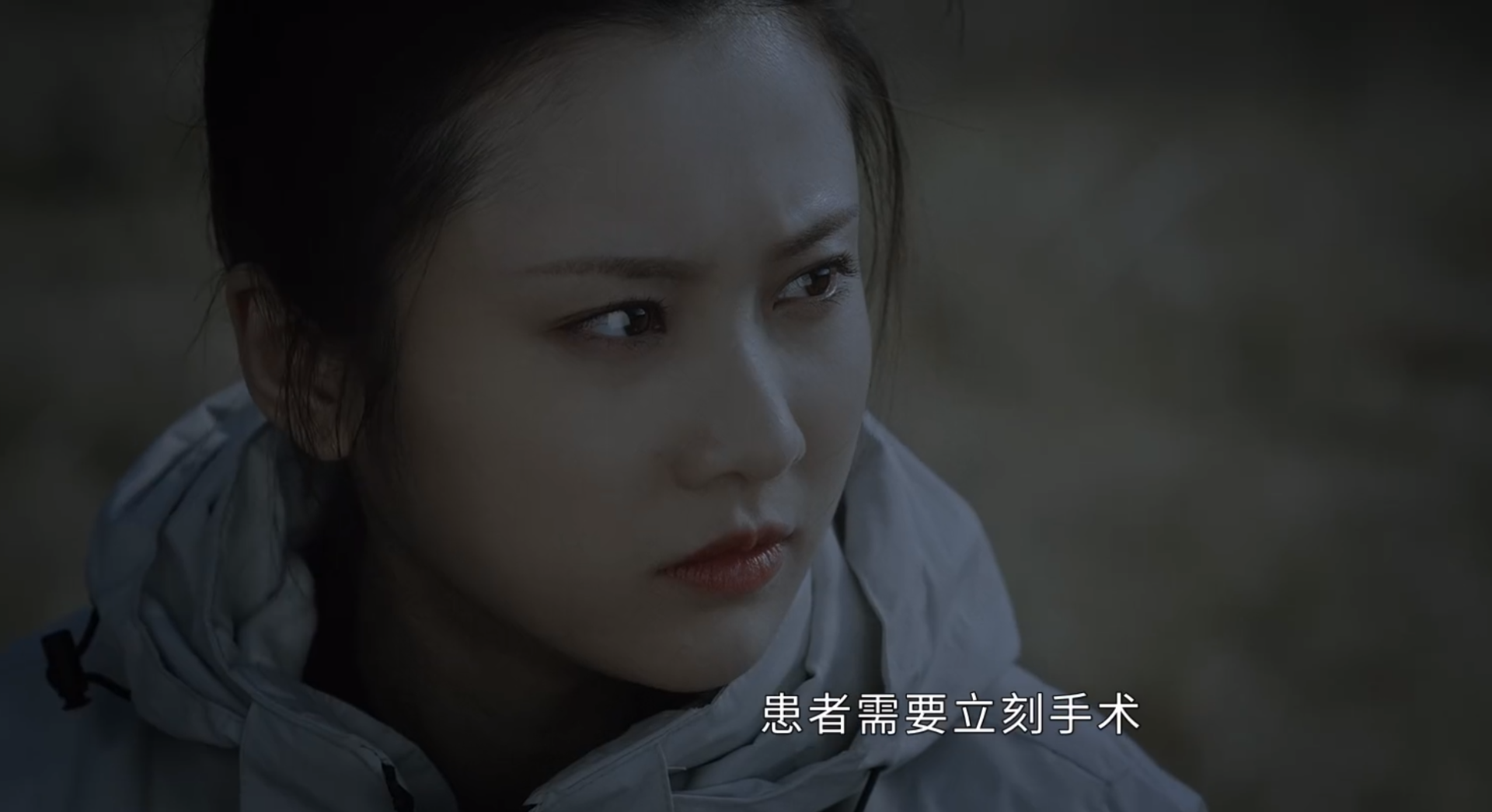 《你好，火焰蓝》漏洞太多：电瓶车用水枪灭火，在烟雾中深呼吸
