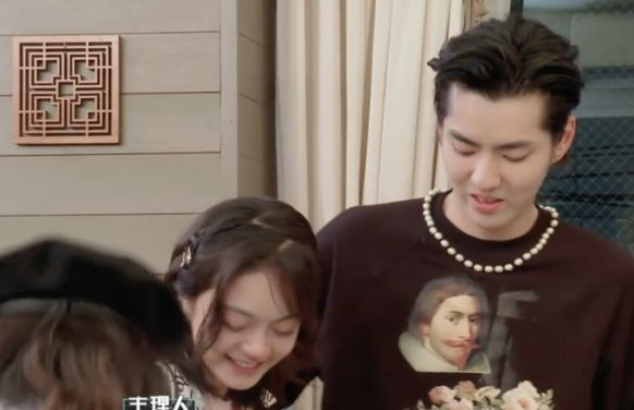 吴亦凡赵今麦是什么关系，吴亦凡宠赵今麦是想追她吗？