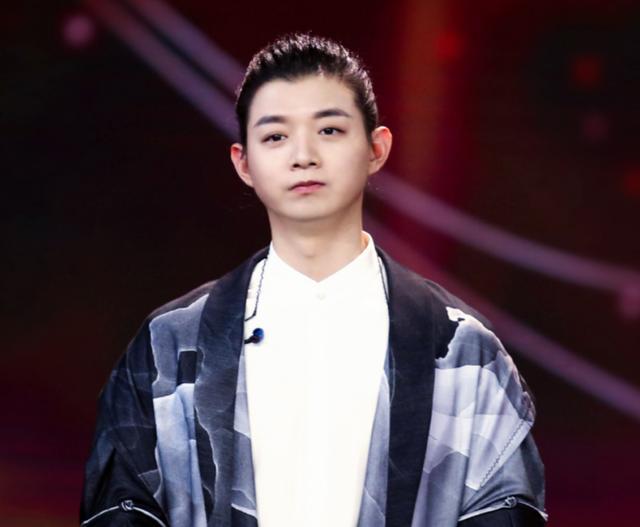 霍尊是渣男吗为何和女友分手，《披襟斩棘的哥哥》霍尊退出了吗