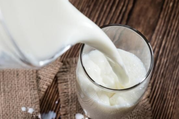 羊奶的营养价值有哪些？经常喝羊奶的人对身体有哪些好处？