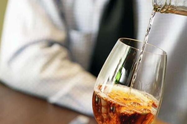 一天多少酒不伤身体