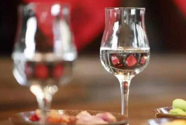 一天多少酒不伤身体