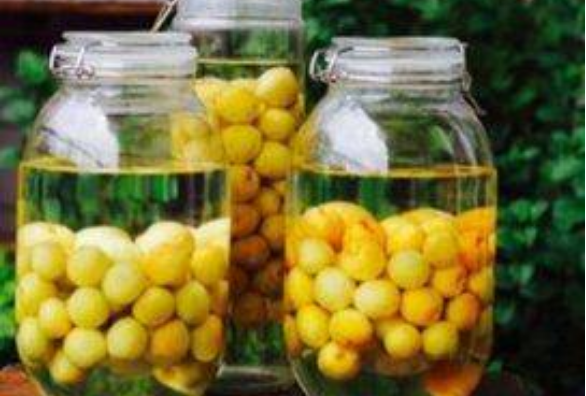 自己泡的果酒安全吗？水果泡酒的功效与作用
