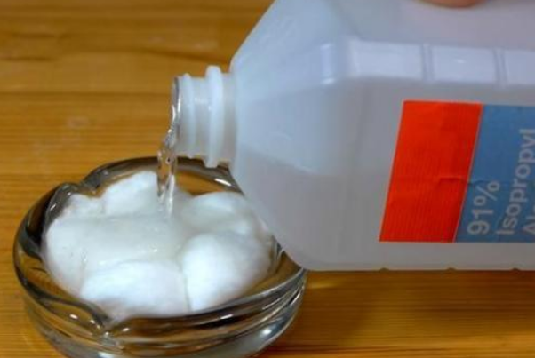 衣服发霉了用什么洗比较好？衣服上的霉斑清除方法小妙招