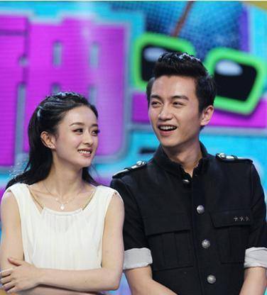 女朋友问你在干嘛，怎么高情商幽默地回复比较合适？