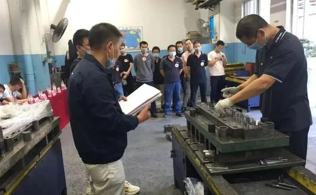 富士康上班怎么样累不累是一种什么体验？富士康工作的亲身感受