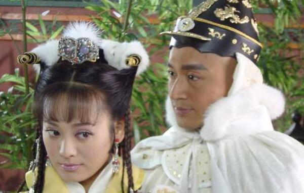 历史上的孝庄皇后和影视剧里的大玉儿是同一个人吗？