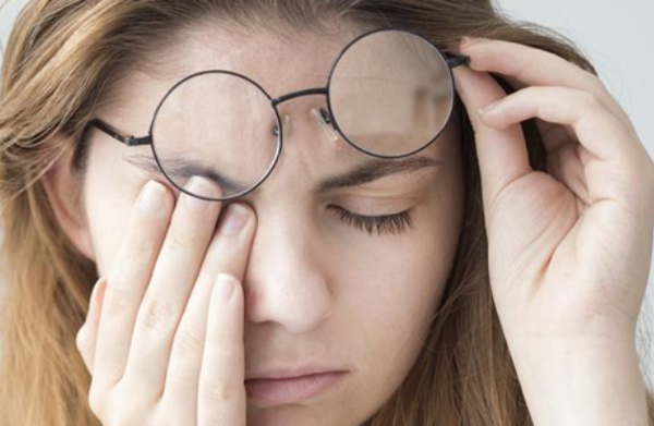 什么原因使近视的人越来越多