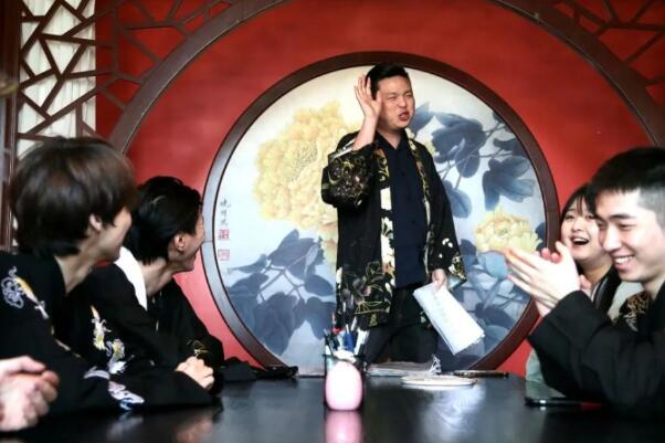 剧本杀游戏里的dm是什么意思指的什么身份有什么作用？