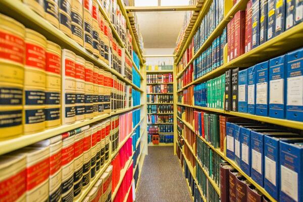 书无店砸啥意思啥含义是什么梗出自哪里是褒义还是贬义？