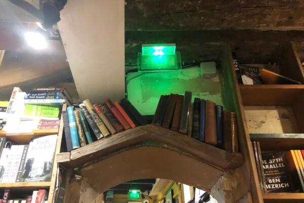 书无店砸啥意思啥含义是什么梗出自哪里是褒义还是贬义？