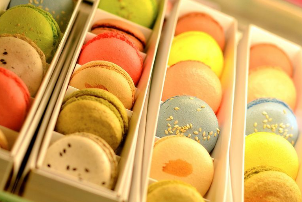 甜点马卡龙叫少女酥胸有什么背后的故事吗（马卡龙少女酥胸叫法来历）