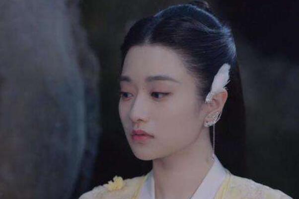 白莲花是啥意思是褒义词还是贬义词，白莲花和绿茶婊有什么不同