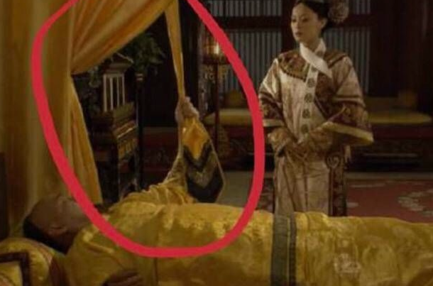 甄嬛传皇帝死时候拉帘子是什么意思有什么用意？