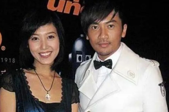 苏有朋喜欢高露是真的吗？高露为什么拒绝苏有朋追求？