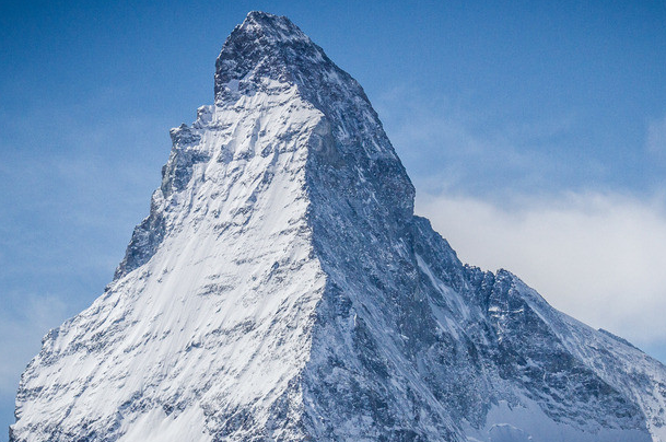 为什么珠穆朗玛峰每年都会升高?是什么原因怎么回事?