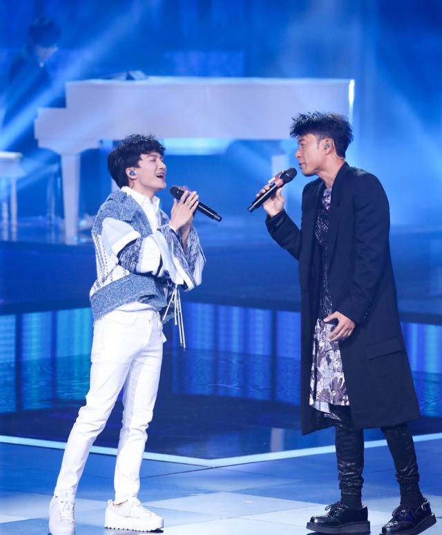 周深好像不太喜欢李克勤