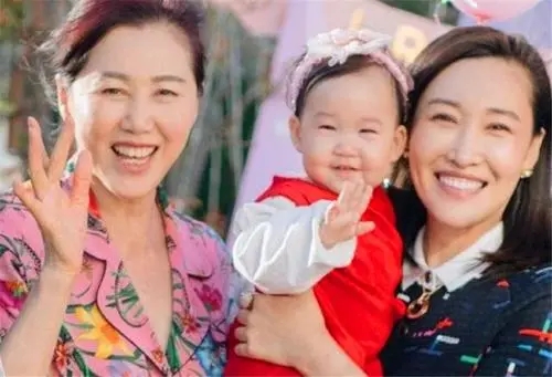 陈祉希很有钱吗为什么这么有钱什么背景？制片人陈祉希老公是谁？