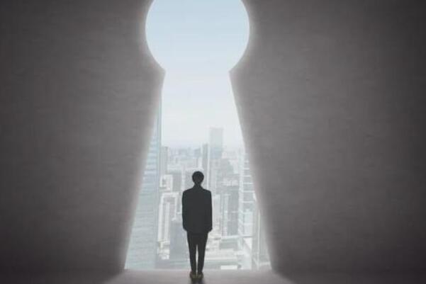 说一个人被边缘化是什么意思什么含义，边缘人是什么意思？