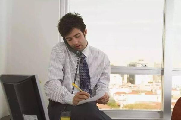 灰领是指什么工作的职场人？白领蓝领金领粉领灰领工资范围是多少？