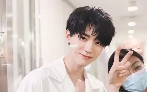 周翊然是什么经纪公司的?周翊然个人资料简介为什么退出易安?