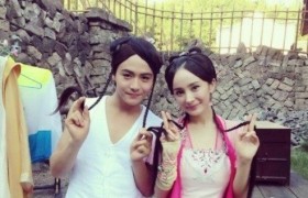 演员在片场的搞怪照片大集合，明星搞怪图片大全