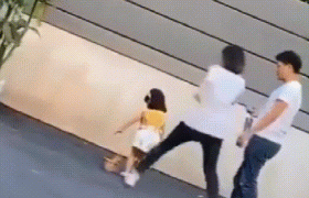 抖音踢小孩视频里的妈妈是谁？杭州女童妞妞模被亲生妈妈踢踹事件