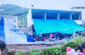 网红直播母亲丧礼，想红想疯了亲人去世都不放过