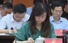 90后副县长提前免职是真的吗，是不是通过后台提拔的？
