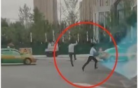 司机追打交警12拳是咋回事为何追打最新消息怎么处罚司机