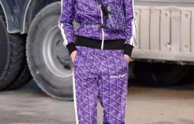 什么样的人会喜欢穿紫色的衣服，穿紫色衣服的男人是同性恋基佬吗