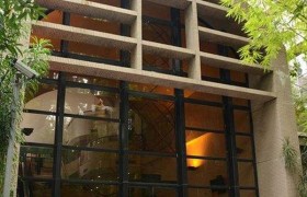 庄月明楼困魂术图，李嘉诚香港大学庄月明楼锁魂楼是真的假的？