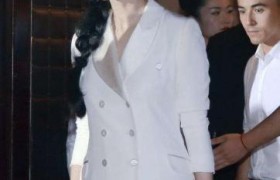 36岁属于中年还是青年，为什么36岁的人喜欢穿白衣白裤白腰带
