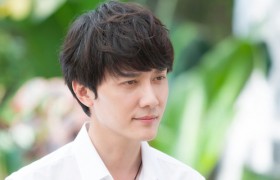 冯绍峰家境如何父母是干嘛的？冯绍峰是富二代吗