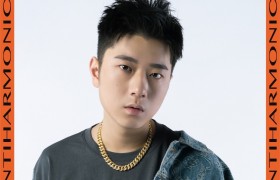 王以太被男观众喷香槟事件是怎么回事？王以太为什么叫王闪火？