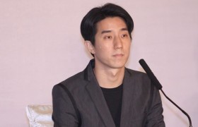 房祖名为什么姓房，成龙为什么不姓房？