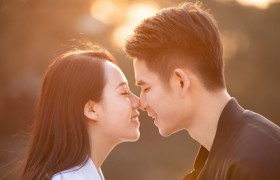 很甜很撩的睡前小故事大全，撩女朋友的睡前故事长篇