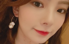 陈卓璇脖子里的一块块斑是什么怎么回事?是胎记吗